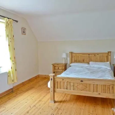 Sallywood House *