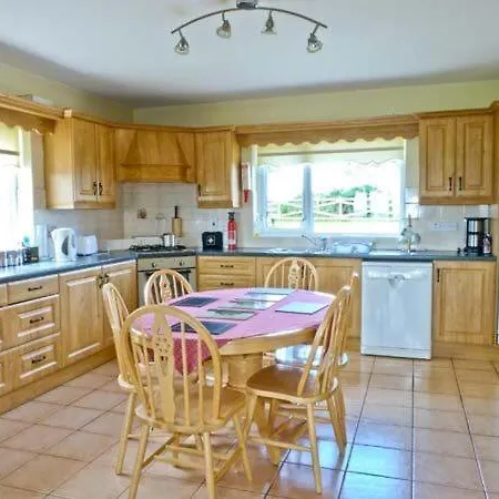 Sallywood House Holiday home *