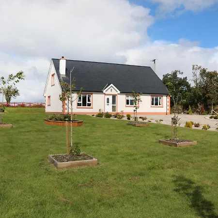 Holiday home Sallywood House *