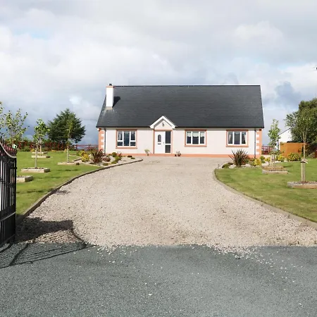 Sallywood House Holiday home Corraffrin